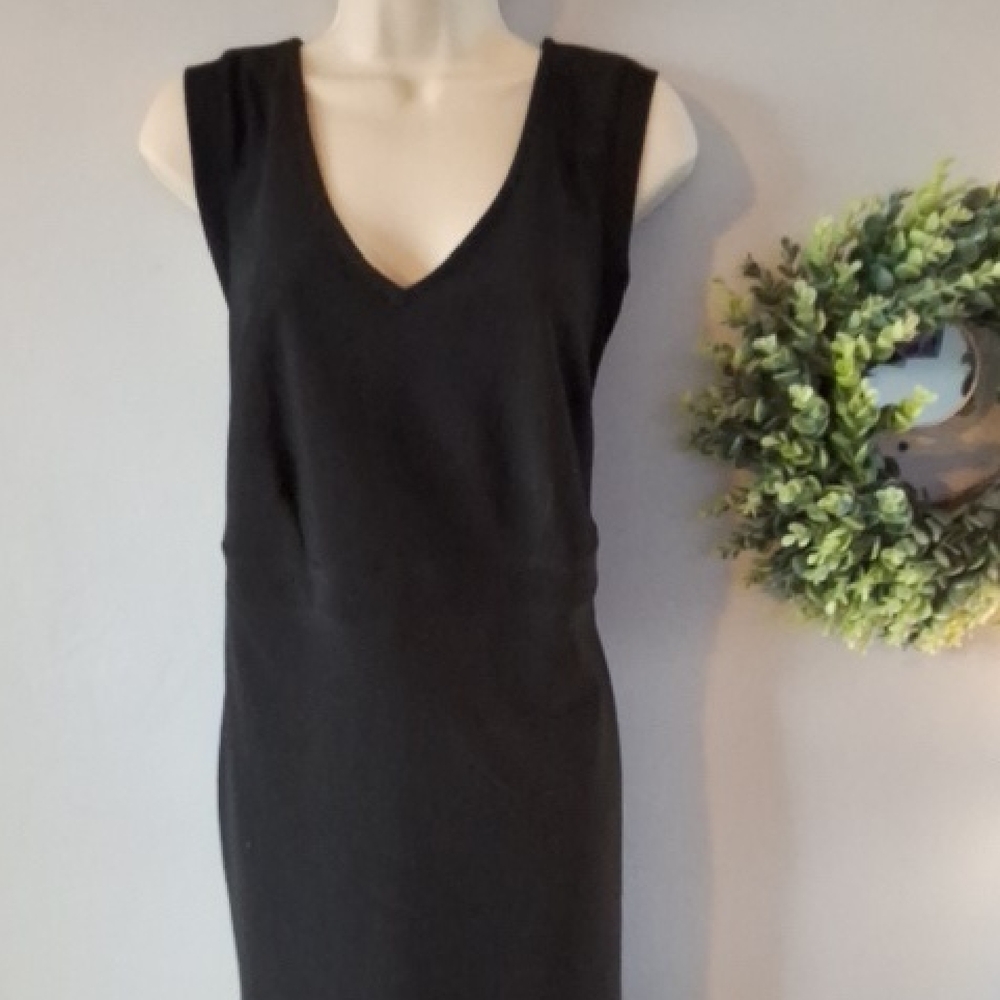 Forever 21+ Elegant Black Sleeveless Dress 27